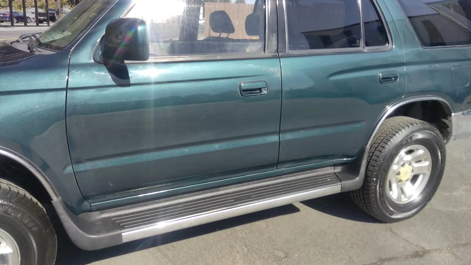 Green Toyota 4Runner, exterior detail