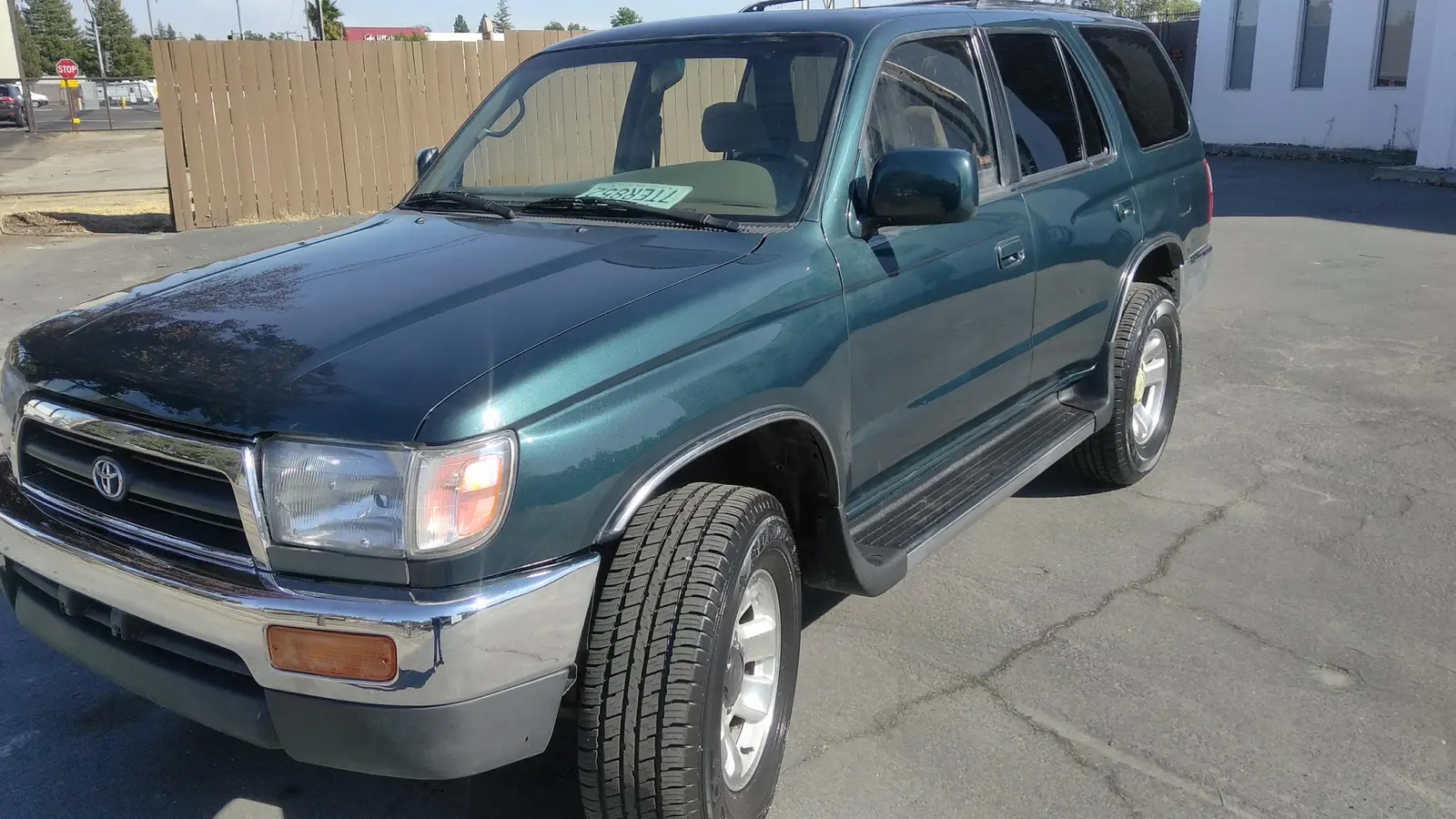 Green Toyota 4Runner, exterior detail