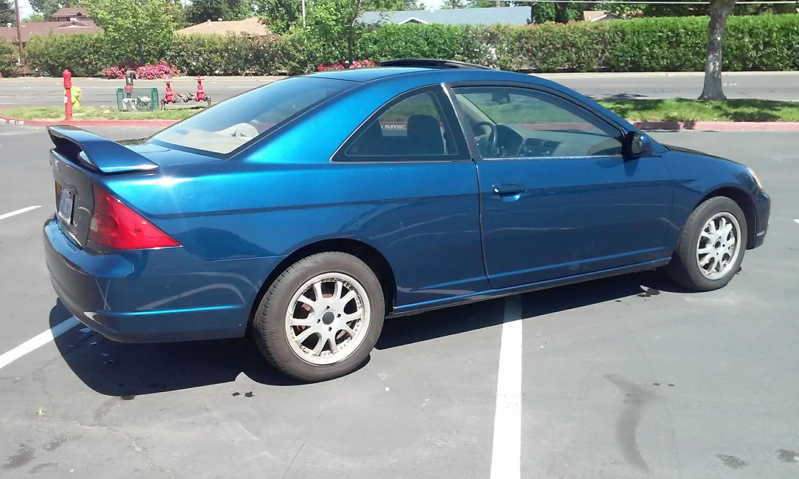 Blue Honda Civic coupe, exterior detail